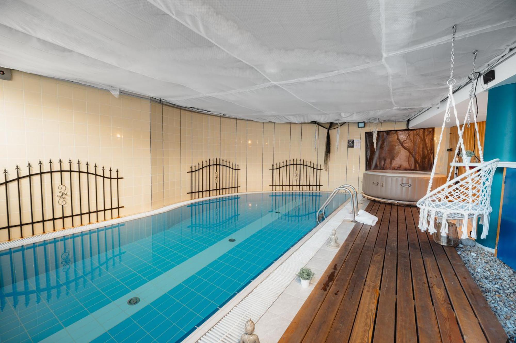 Unique Apartment With Private Pool, Cinema, Spa براغ المظهر الخارجي الصورة