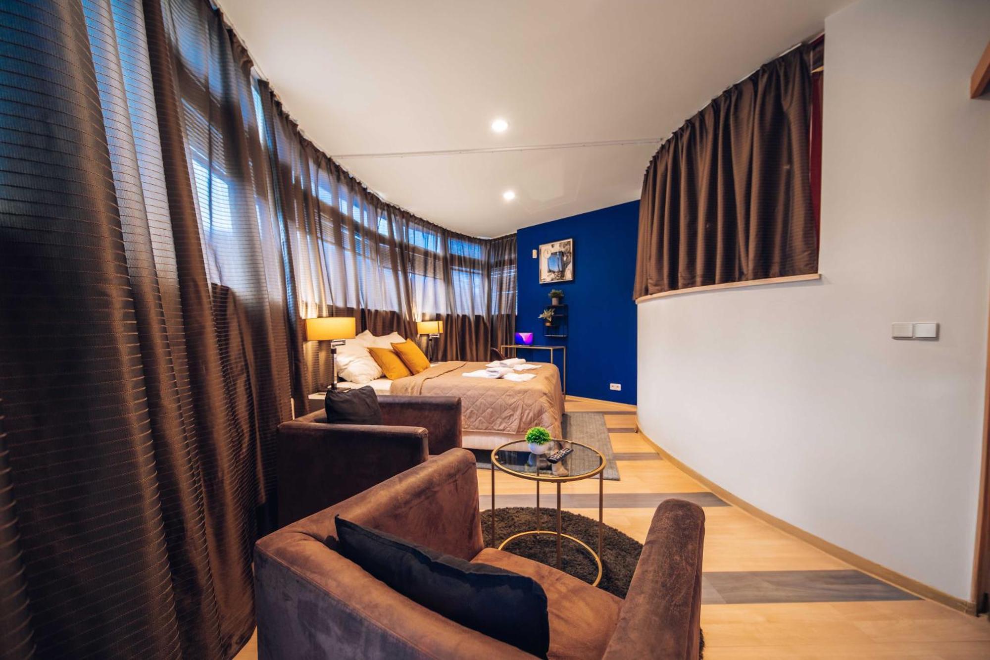 Unique Apartment With Private Pool, Cinema, Spa براغ المظهر الخارجي الصورة